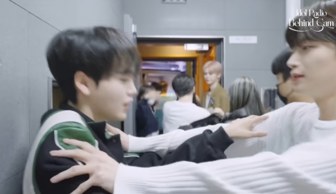 ㄱ [잡담] 얘네 뭐야 | 인스티즈