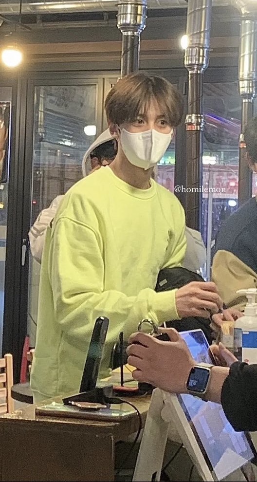 [잡담] 김규빈은 데뷔전인데도 사복센스 벌써 이정도면 | 인스티즈