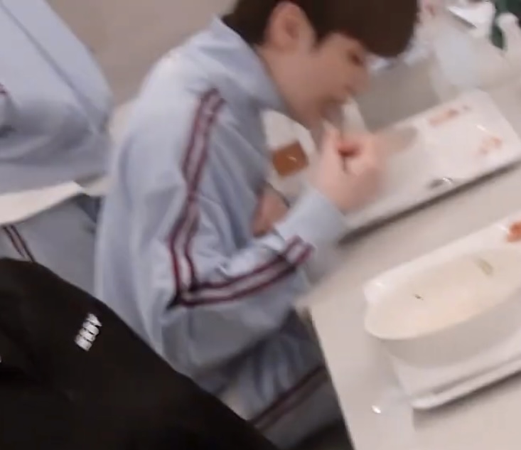 [잡담] 태래 먹성 좋아보여 | 인스티즈