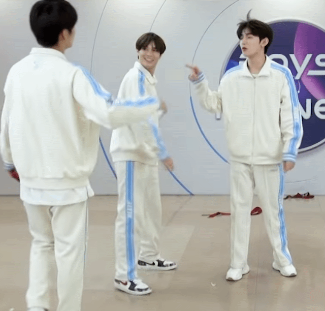 [잡담] 이정현 장하오 둘이 왜이렇게 기엽지... | 인스티즈