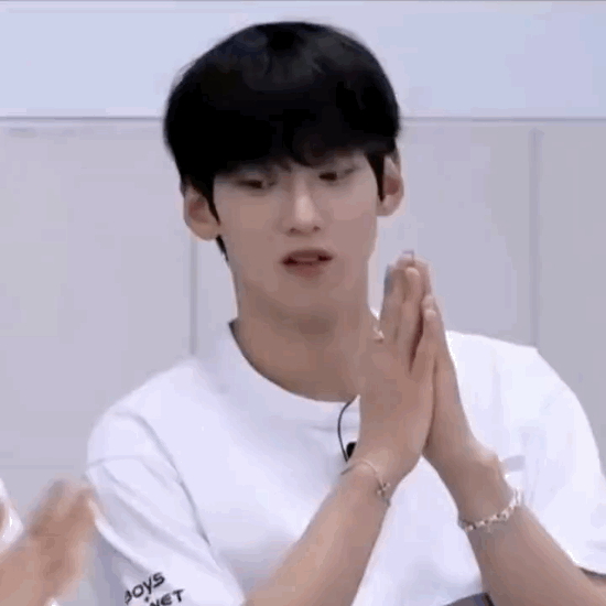 [잡담] 잘생김 청순함 너드미 피지컬 그거 다 해당 되는 | 인스티즈