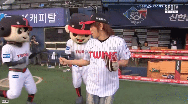 [잡담] 다나카 시구 하러갔는데 입장하는거 ... ㄹㅇ 킹받음 | 인스티즈