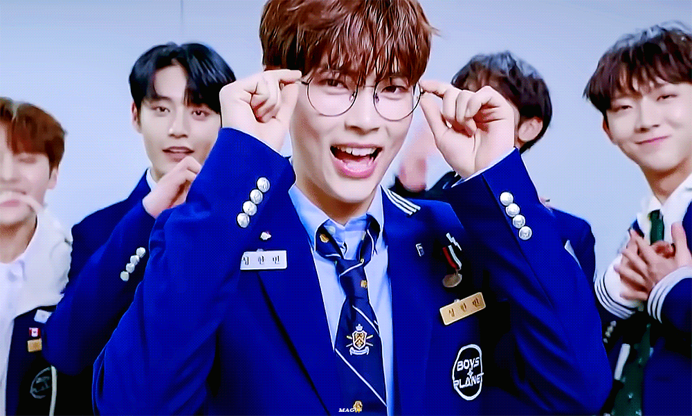 [잡담] 안경 낀 성한빈 전교학생회장상 그 자체,, | 인스티즈