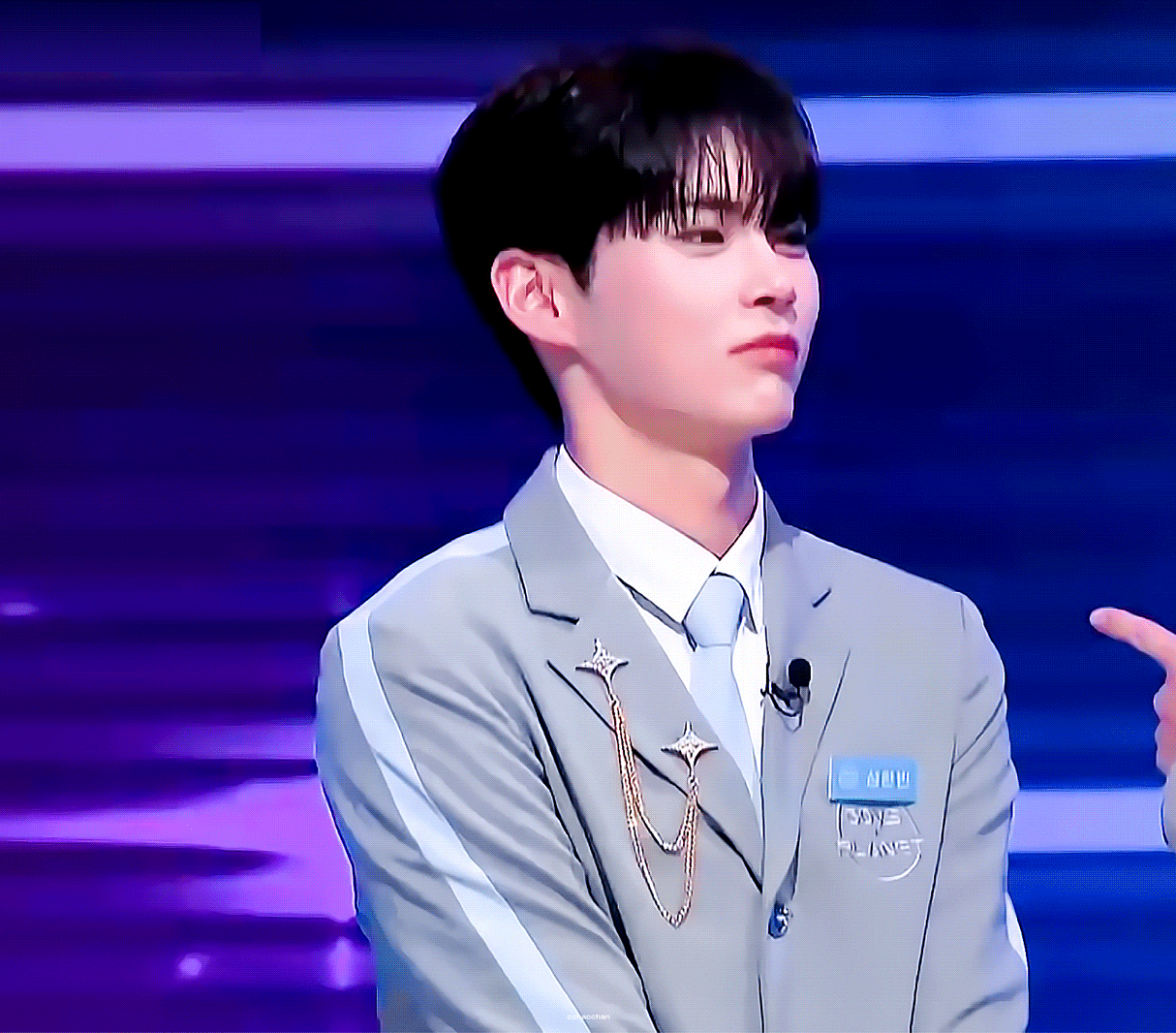 [잡담] 성한빈 어제 방송 흑발 ㄹㅇ 뭐냐 | 인스티즈