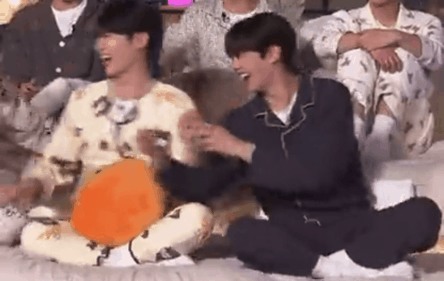 [잡담] 콩알즈야 사랑해 같이살아 데뷔하자 | 인스티즈