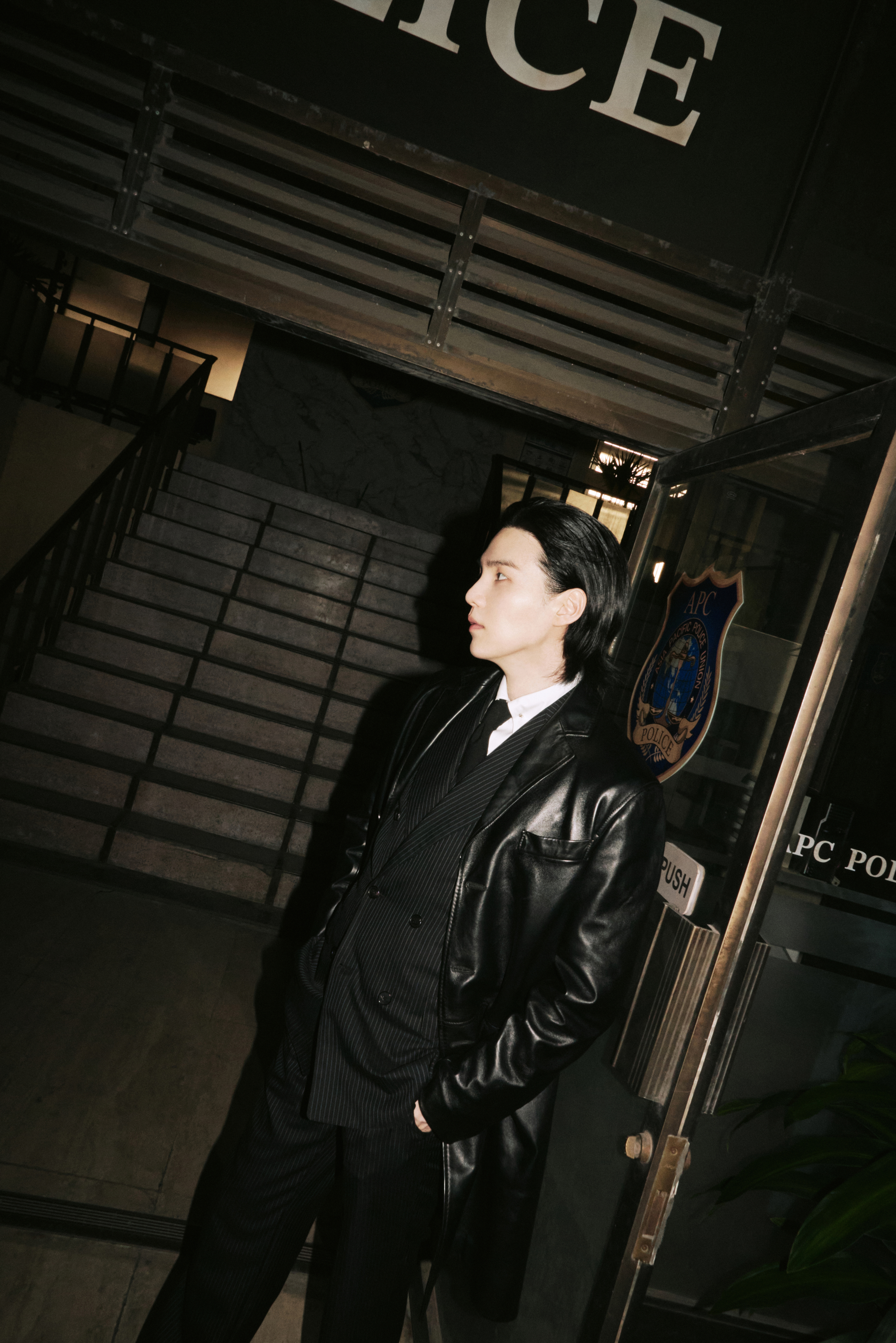 [잡담] 슈가 컨포 포스타입 아니고 txt 재질이라는거 개웃김 (not 내일곱하기함께) | 인스티즈