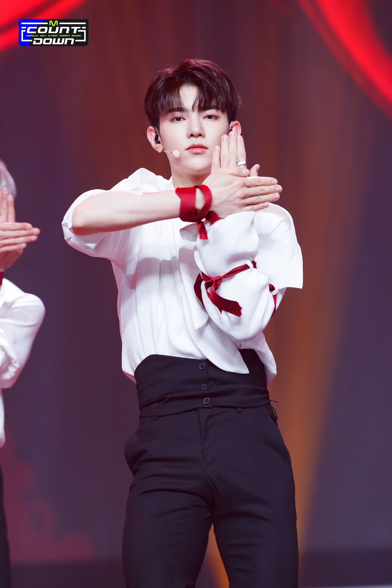 [잡담] 장하오 손 진짜 커 손이 솥뚜껑만함 | 인스티즈