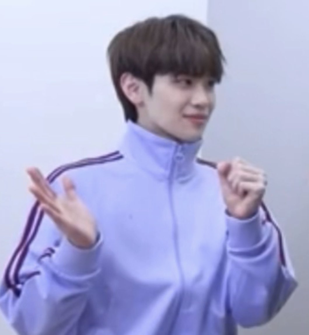 [잡담] 또 태래 손이 너무 큼 | 인스티즈