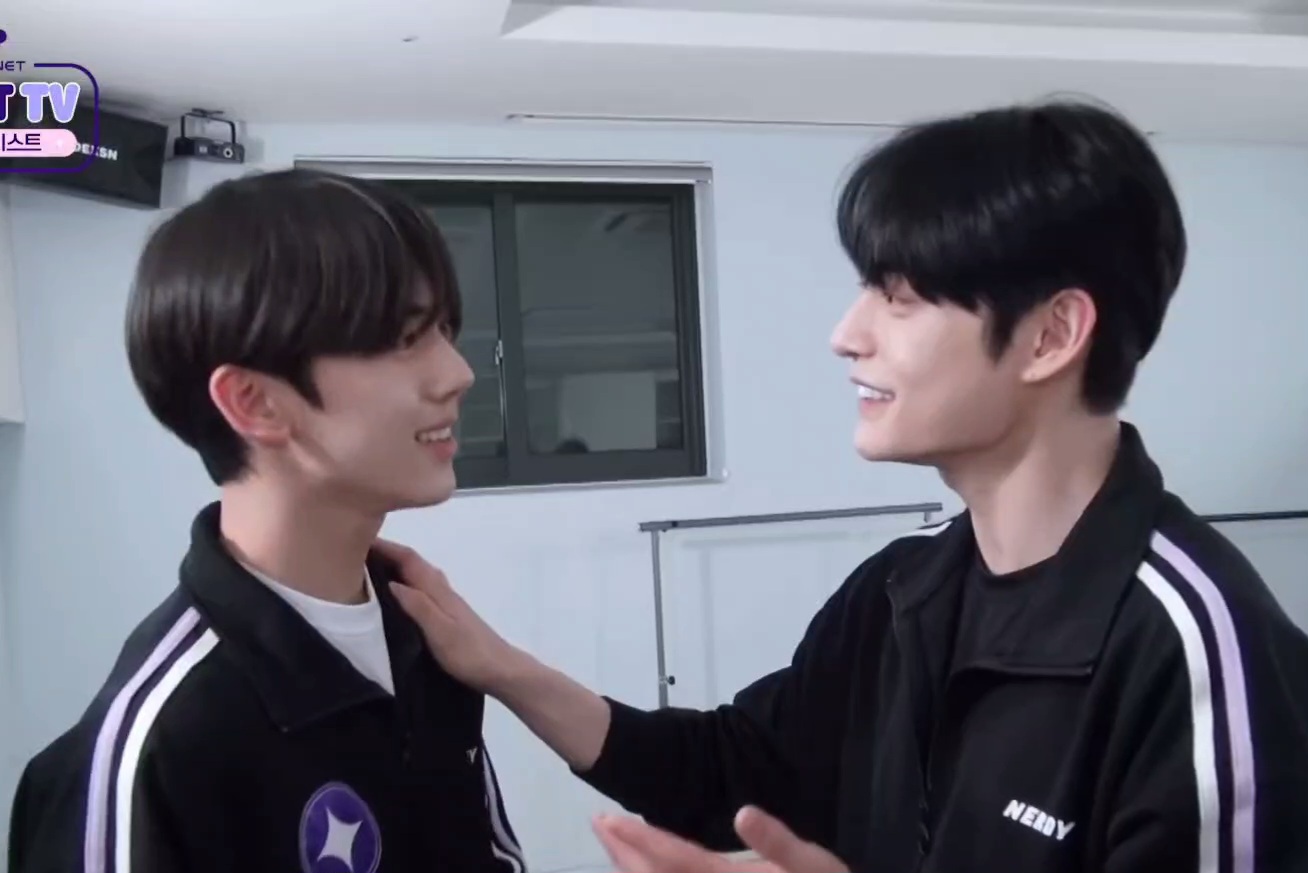 ㄱ [잡담] 즁윶은 무슨 떡밥이 터지든 이 시선 하나가 제일 고자극이야 | 인스티즈