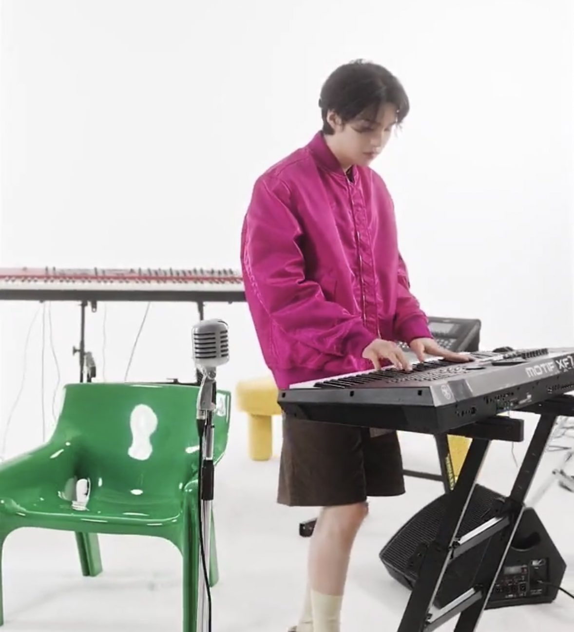 [잡담] 슈가 다리 진짜 이쁘다 | 인스티즈