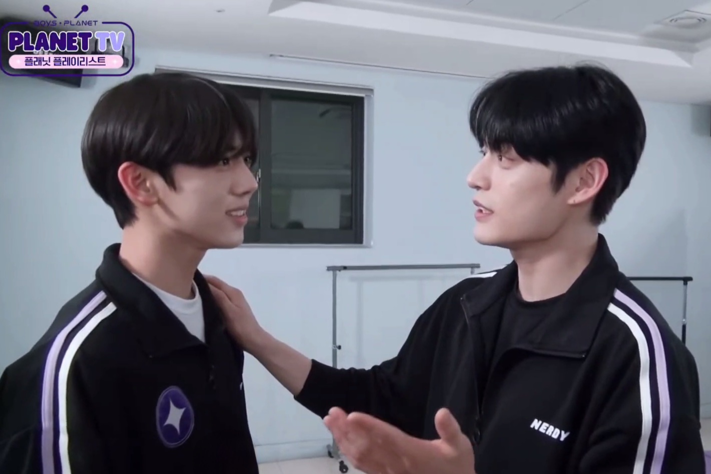 ㄱ [잡담] 즁윶은 무슨 떡밥이 터지든 이 시선 하나가 제일 고자극이야 | 인스티즈