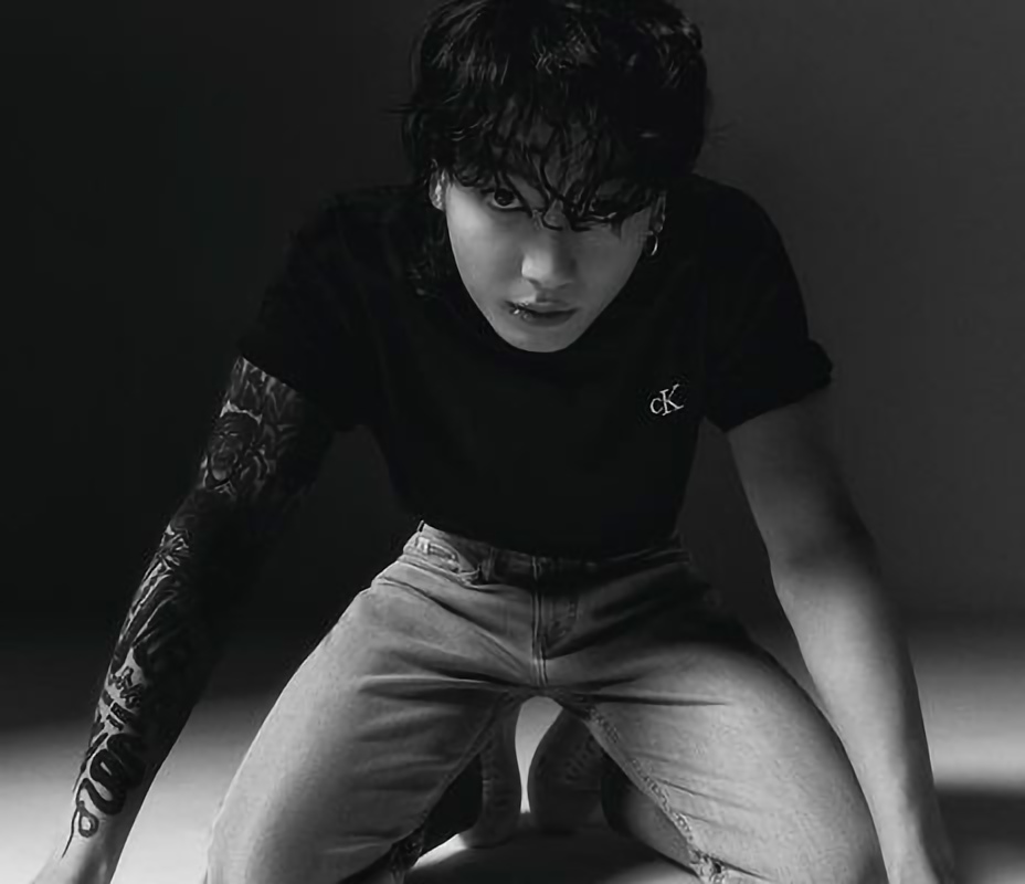 [잡담] 정국 캘빈 사진 중에 이거 재규어 같다 | 인스티즈