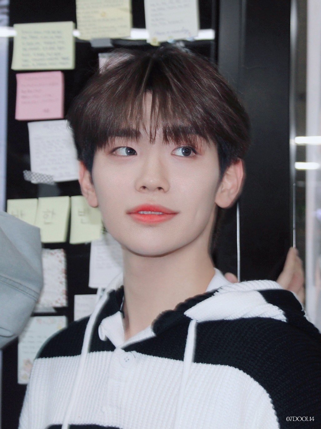 [잡담] 생방 김태래 헤어 이렇게 했으면 좋겠다 | 인스티즈