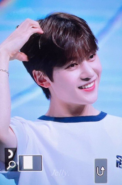 [잡담] 보자마자 홀리듯 저장한 흰색 제일 잘어울리는 보플 3명 | 인스티즈