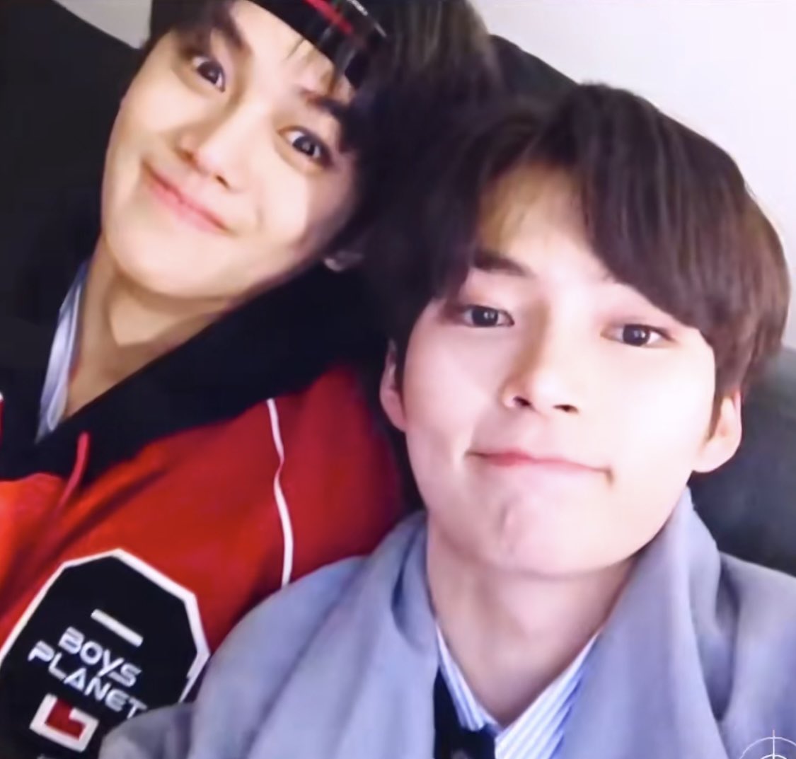 [잡담] 콩알즈야 사랑해 같이살아 데뷔하자 | 인스티즈