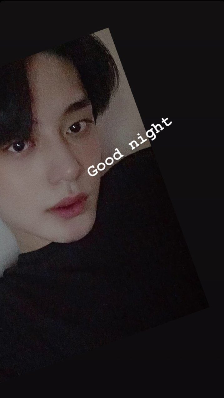 [잡담] 김지웅 왜 아직도 (나에게)초면인 셀카가 나오는거냐곡 | 인스티즈