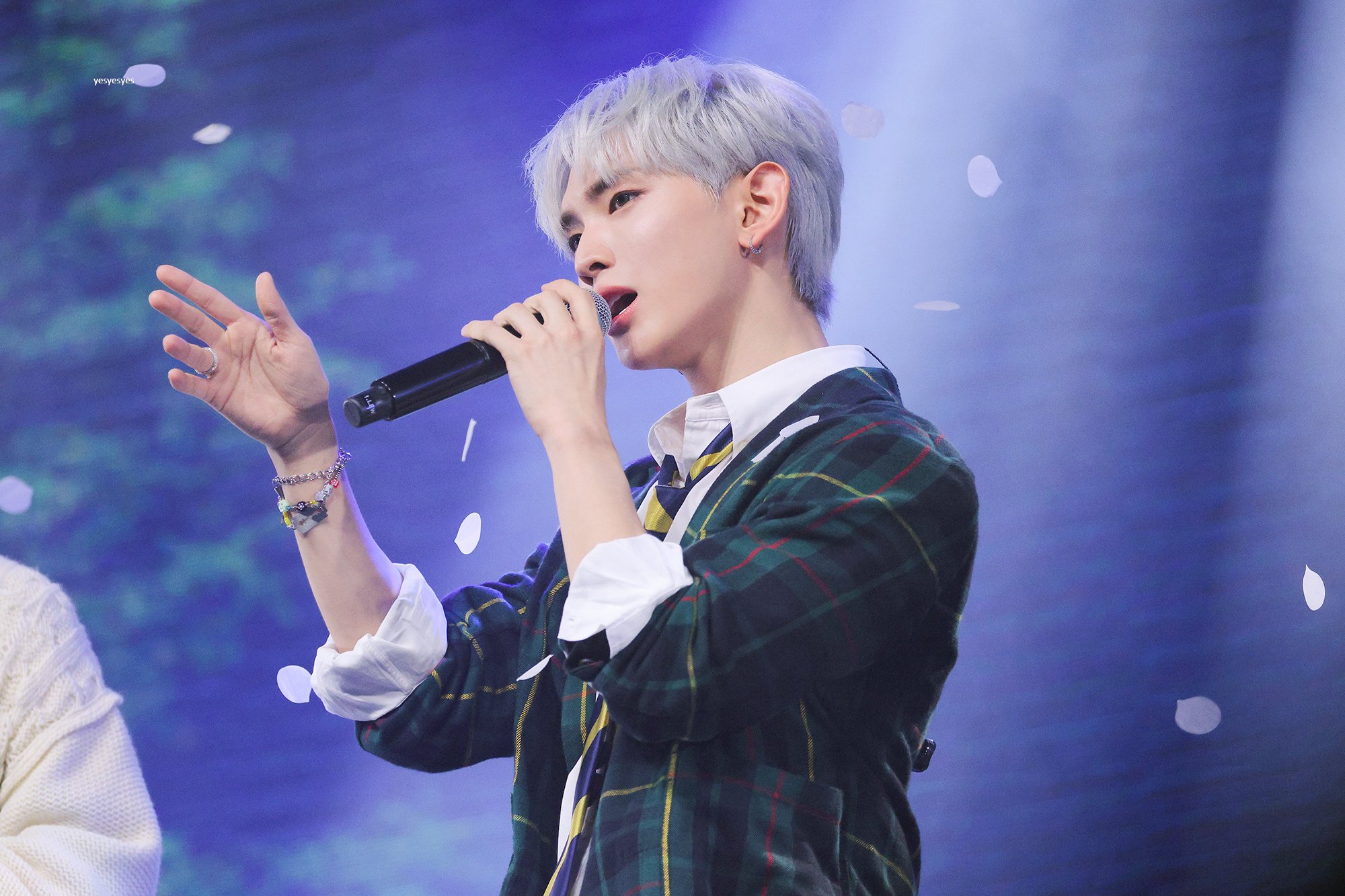 [잡담] 의웅이 저번에 금발이었던 거 같은데 | 인스티즈