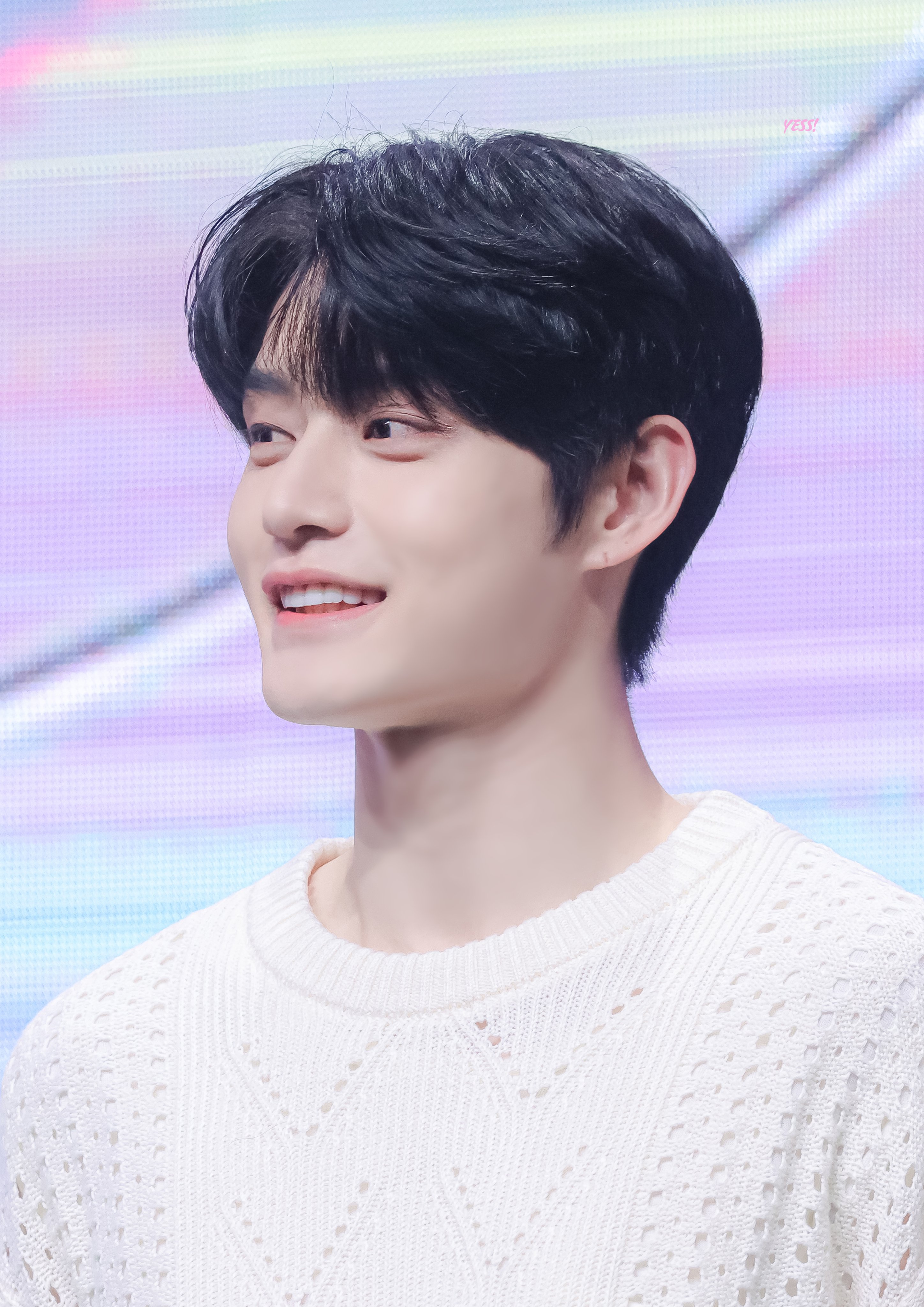 [잡담] 지웅이 이 사진 배경 때문인가 뭔가 솜사탕 같아 | 인스티즈