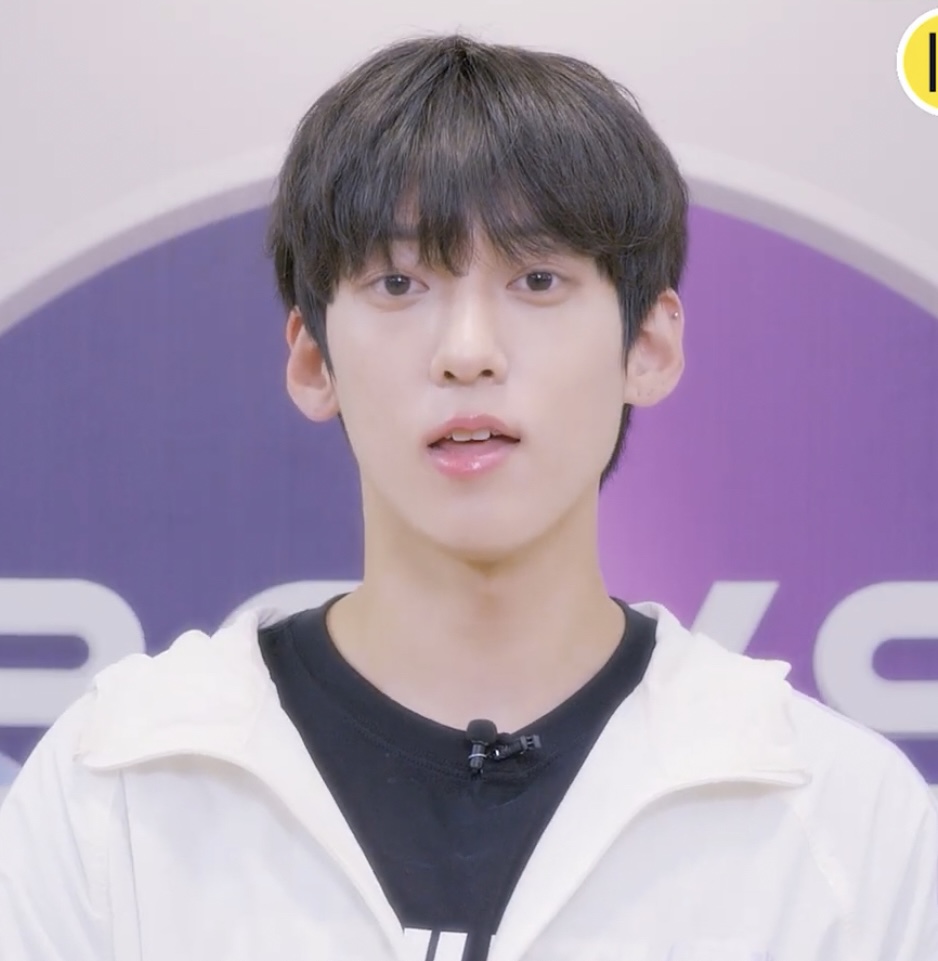 [잡담] 나캠든 보러 갔는데 웬 토끼가 쿠션 광고를 하고 있네 | 인스티즈