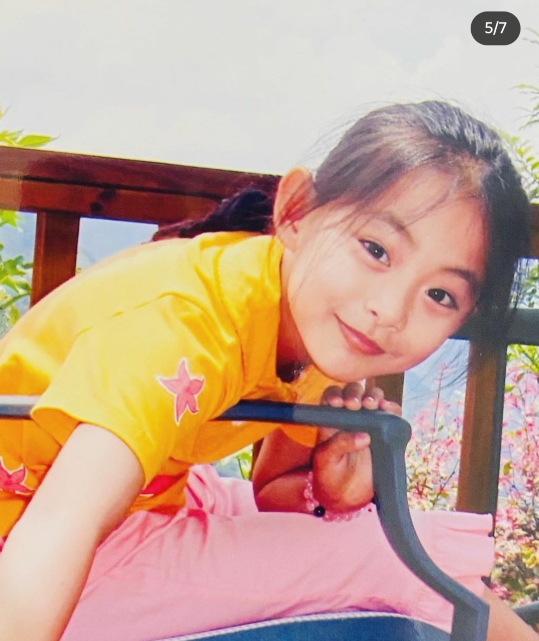 [잡담] 쯔위 완전 자연미인이구나 어릴때랑 100퍼센트 똑같애 | 인스티즈