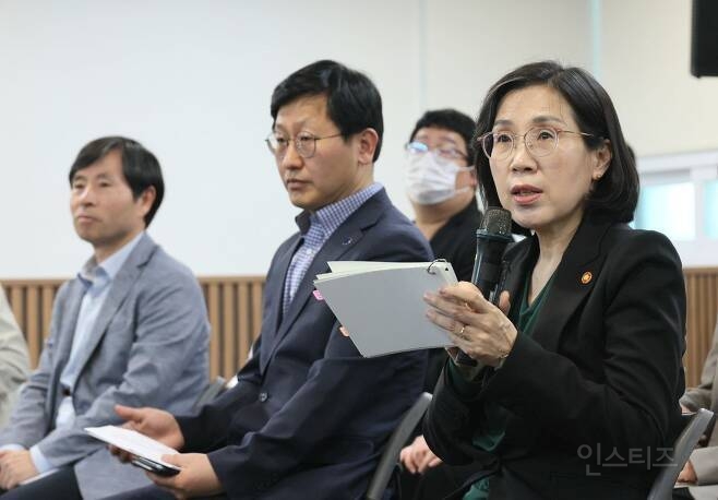 위기 청소년 찾아 달린다…'마음건강 지킴이 버스' 5대 첫 운영 | 인스티즈