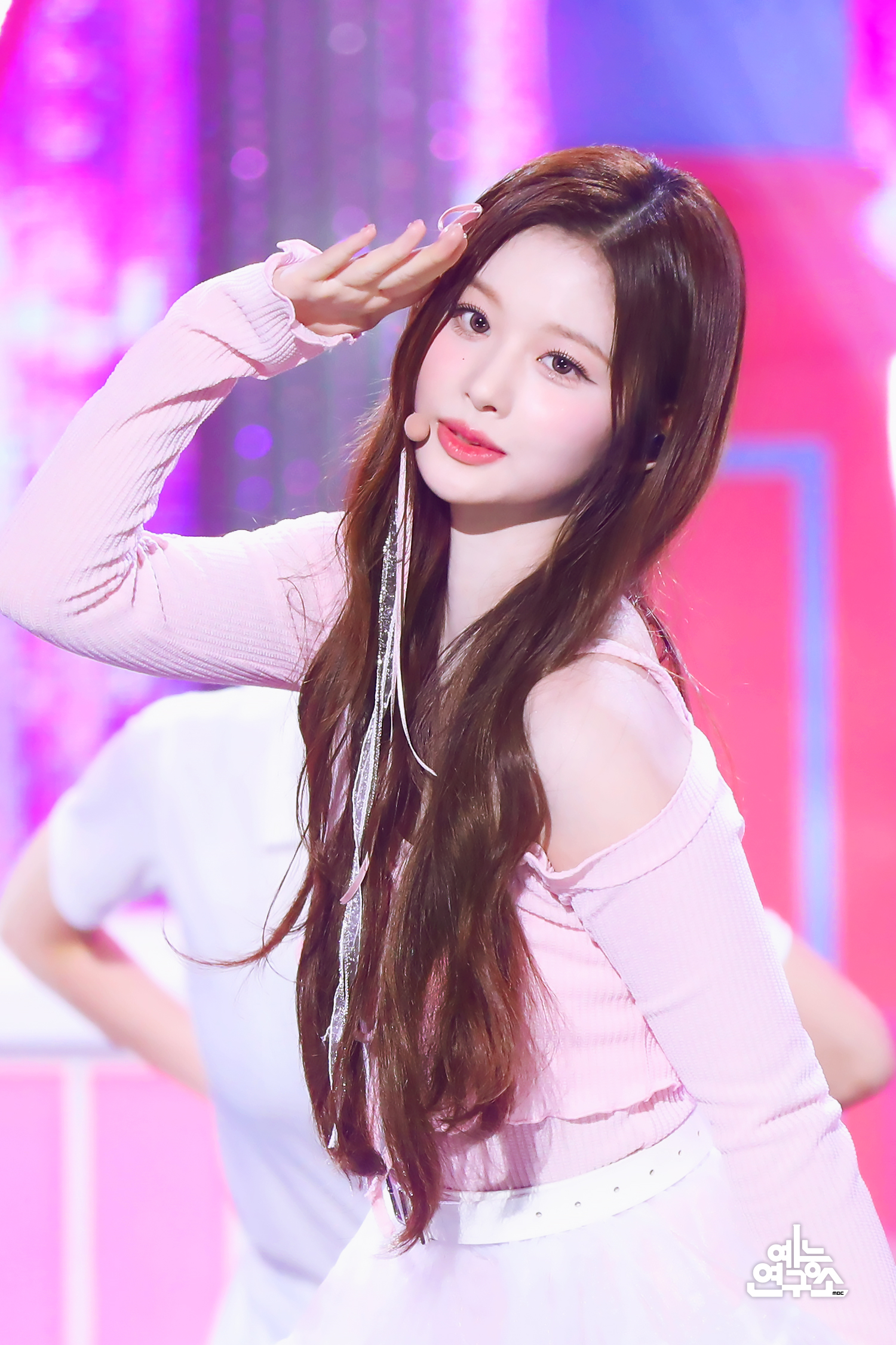 [잡담] 설윤은 사람이 아님 - 인스티즈(instiz) 연예 카테고리