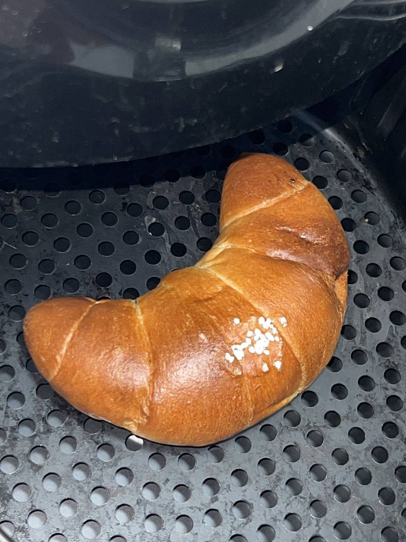 먹어본 소금빵 중 최고.,,.🥐🫶🏻 - 인스티즈(instiz) 익명잡담 카테고리 먹어본 소금빵 중 최고.,,.🥐🫶🏻