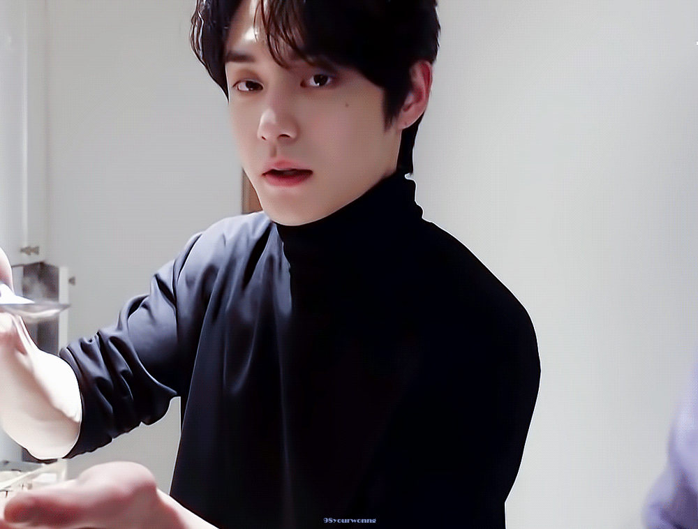 [잡담] 난 김지웅 평생 흑발에 블랙만 입는대도 찬성임 | 인스티즈