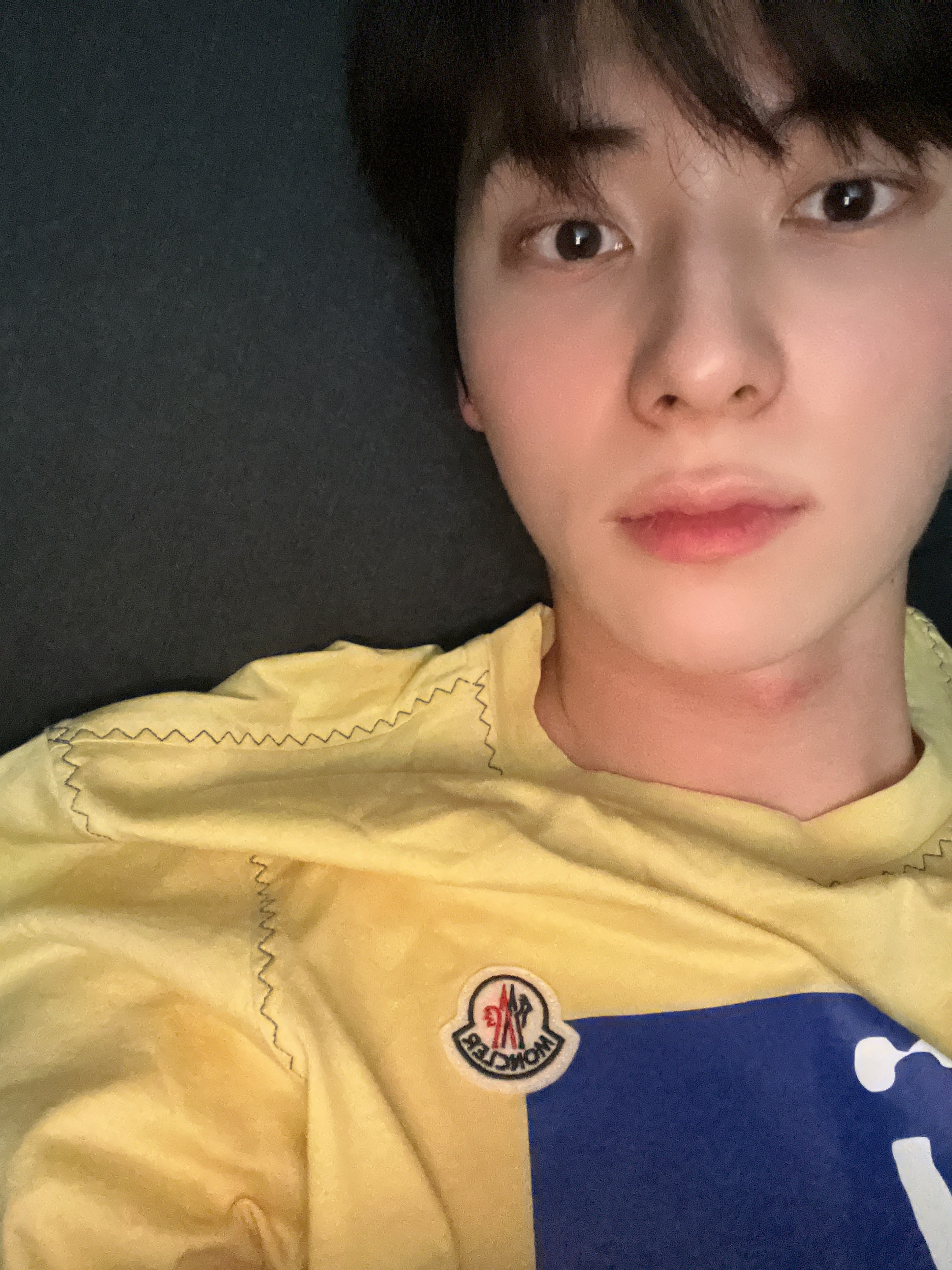 [잡담] 황민현 아기때 사진 찾아봤는데 없어서 올려준 29개월 사진 (? | 인스티즈