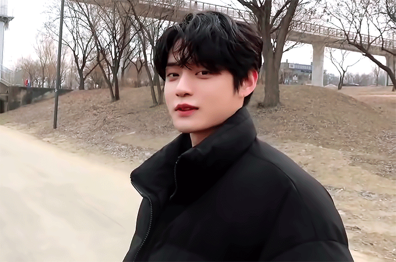 [잡담] 난 김지웅 평생 흑발에 블랙만 입는대도 찬성임 | 인스티즈