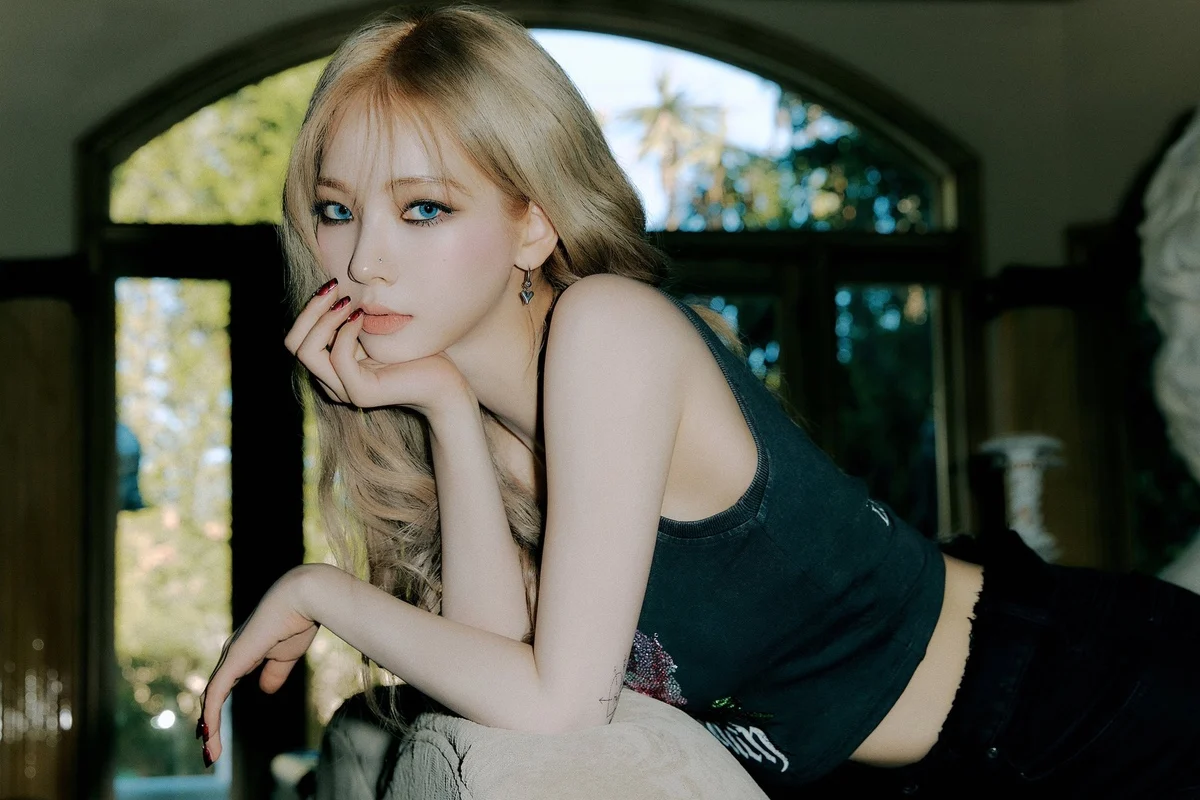 [잡담] 와 금발 스모키 파란렌즈 카리나... | 인스티즈