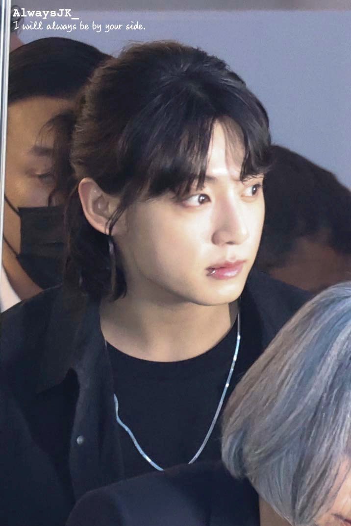 [잡담] 정국 장발 반묶음하고 행사장 왔던 날 진짜 이뻤네ㅋㅋㅋㅋ | 인스티즈