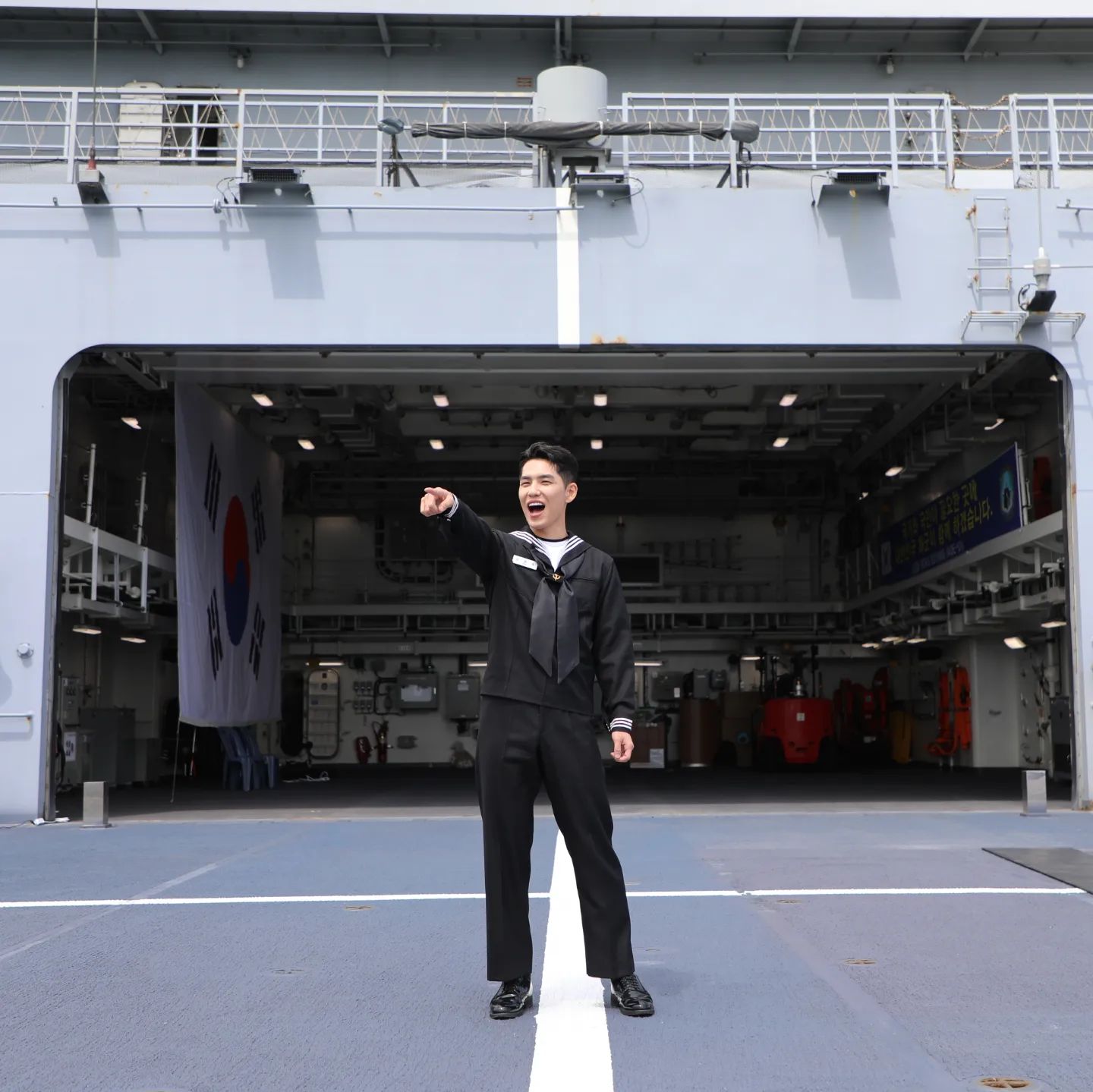 [잡담] 어떤 해군이 이렇게 깜찍해요 (ㅈㅇ 데이식스 원필) | 인스티즈