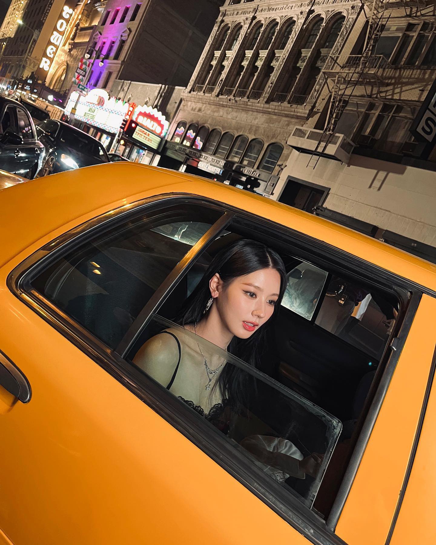 [잡담] 미연이 인스타에 뮤비촬영때 찍은 사진들 | 인스티즈