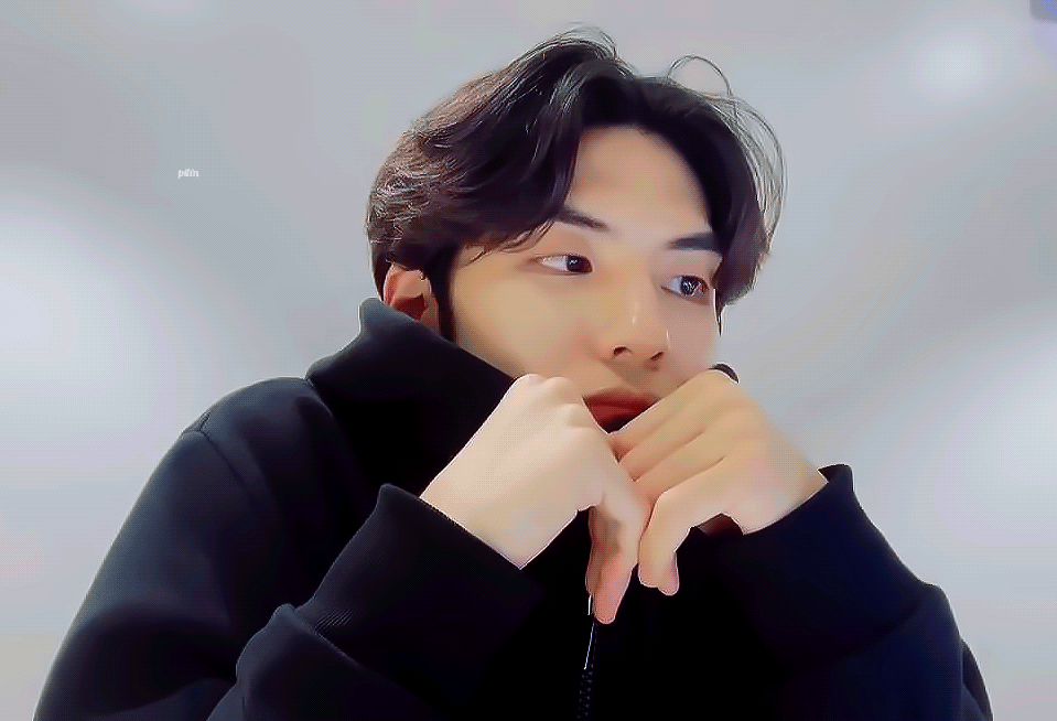 [잡담] 원필 원래 잘생겼지만 이 날 진짜 잘생겼다.. | 인스티즈