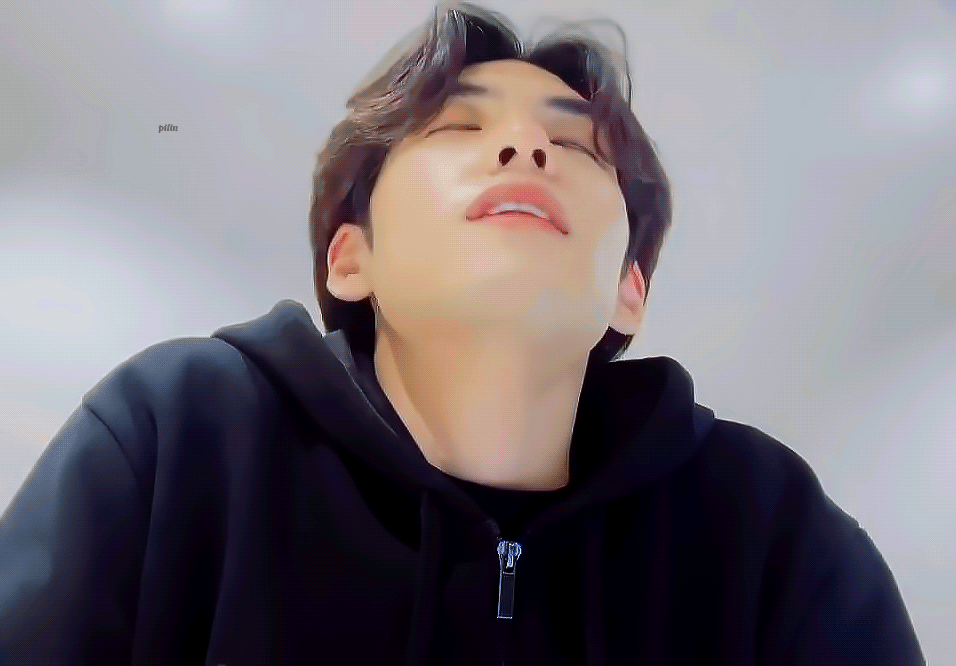 [잡담] 원필 원래 잘생겼지만 이 날 진짜 잘생겼다.. | 인스티즈