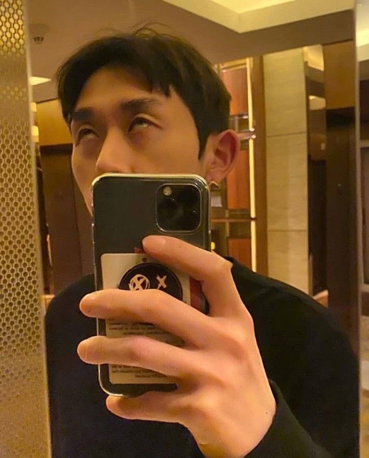 [잡담] 코쿤 이 짤 원본?? 있는사람...ㅠㅠ 눈 뒤집고잇음... | 인스티즈