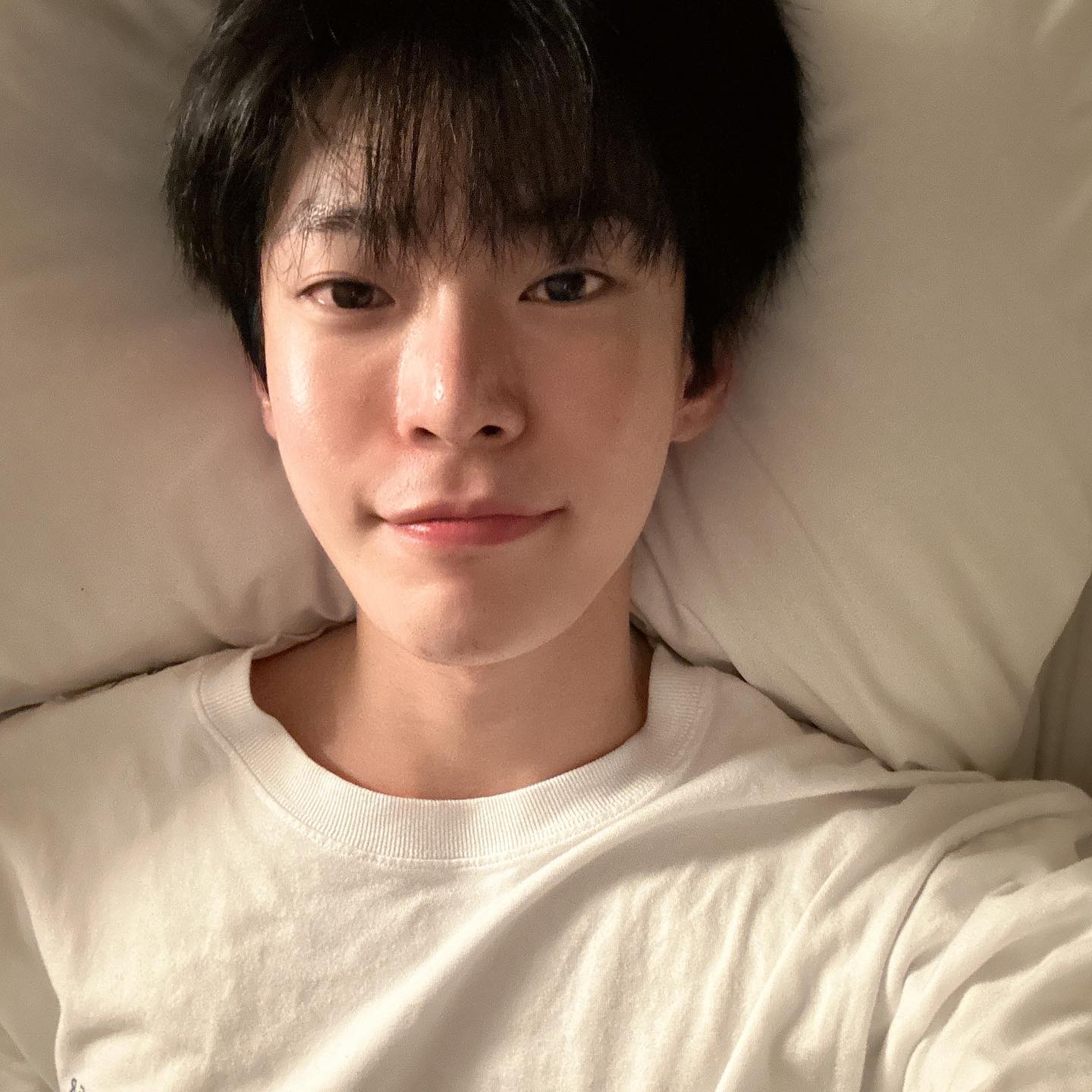 [잡담] 으아아아아악 도영 쌩얼 침대셀카 | 인스티즈