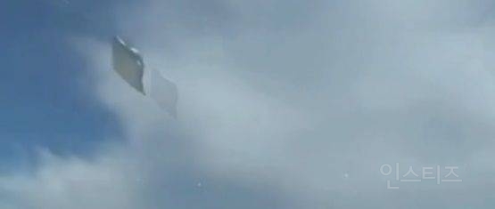 비행중 UFO 목격한 조종사..선명한 영상 공개 | 인스티즈