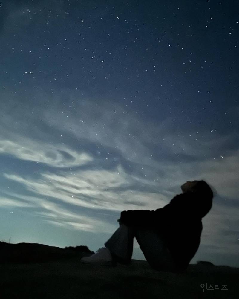 블랙핑크 제니가 공유하고 싶었다는 시드니의 밤하늘.jpg (은하수) | 인스티즈