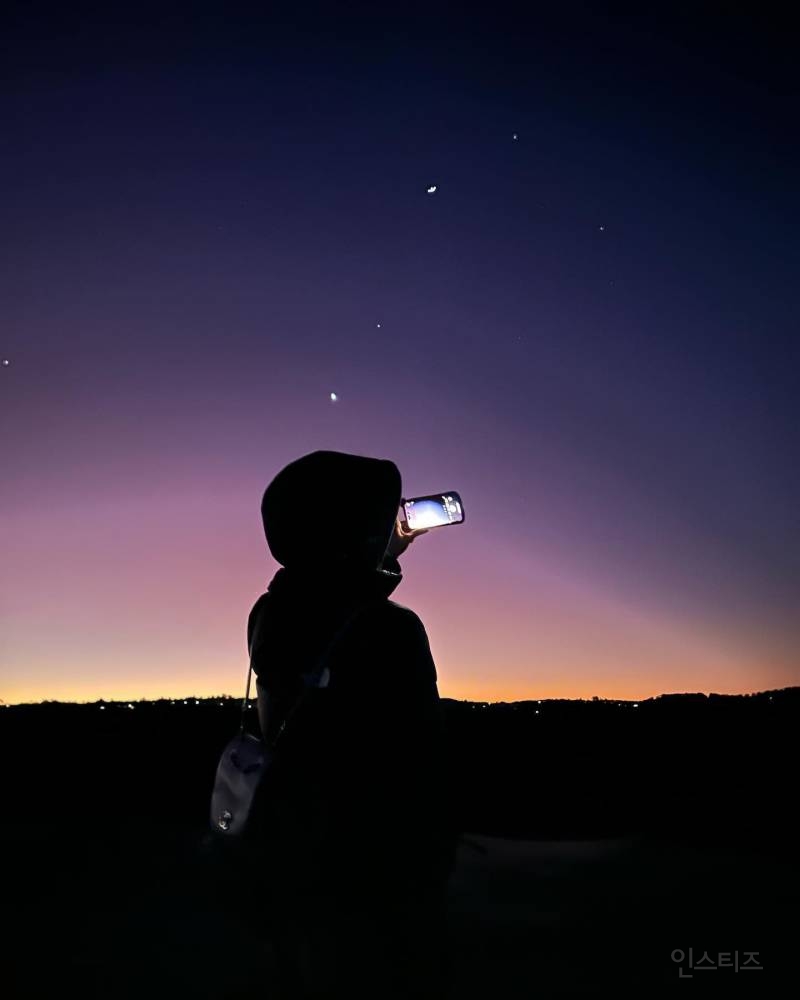 블랙핑크 제니가 공유하고 싶었다는 시드니의 밤하늘.jpg (은하수) | 인스티즈