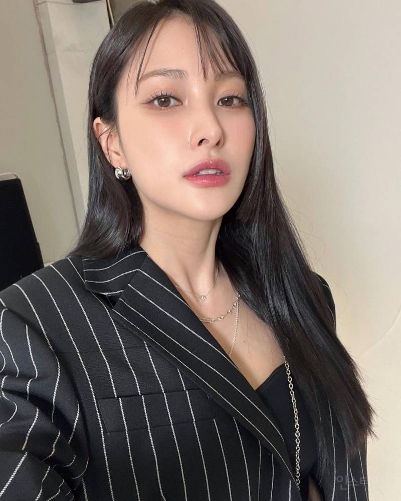 이전엔 몰랐는데 요즘들어 예쁘다는 아이돌 jpg | 인스티즈
