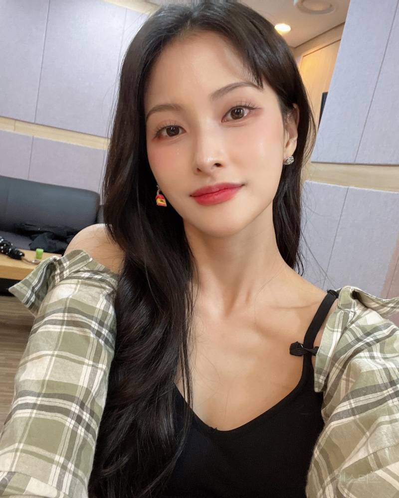 이전엔 몰랐는데 요즘들어 예쁘다는 아이돌 jpg | 인스티즈