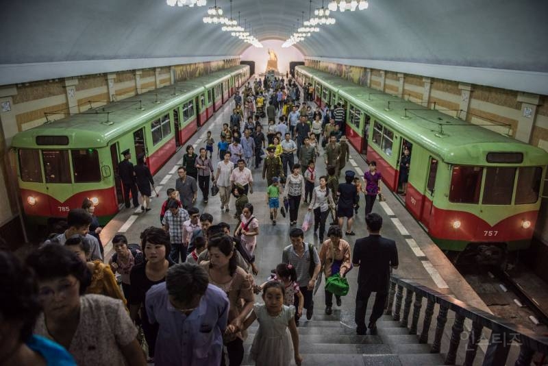 북한 평양의 지하철 | 인스티즈