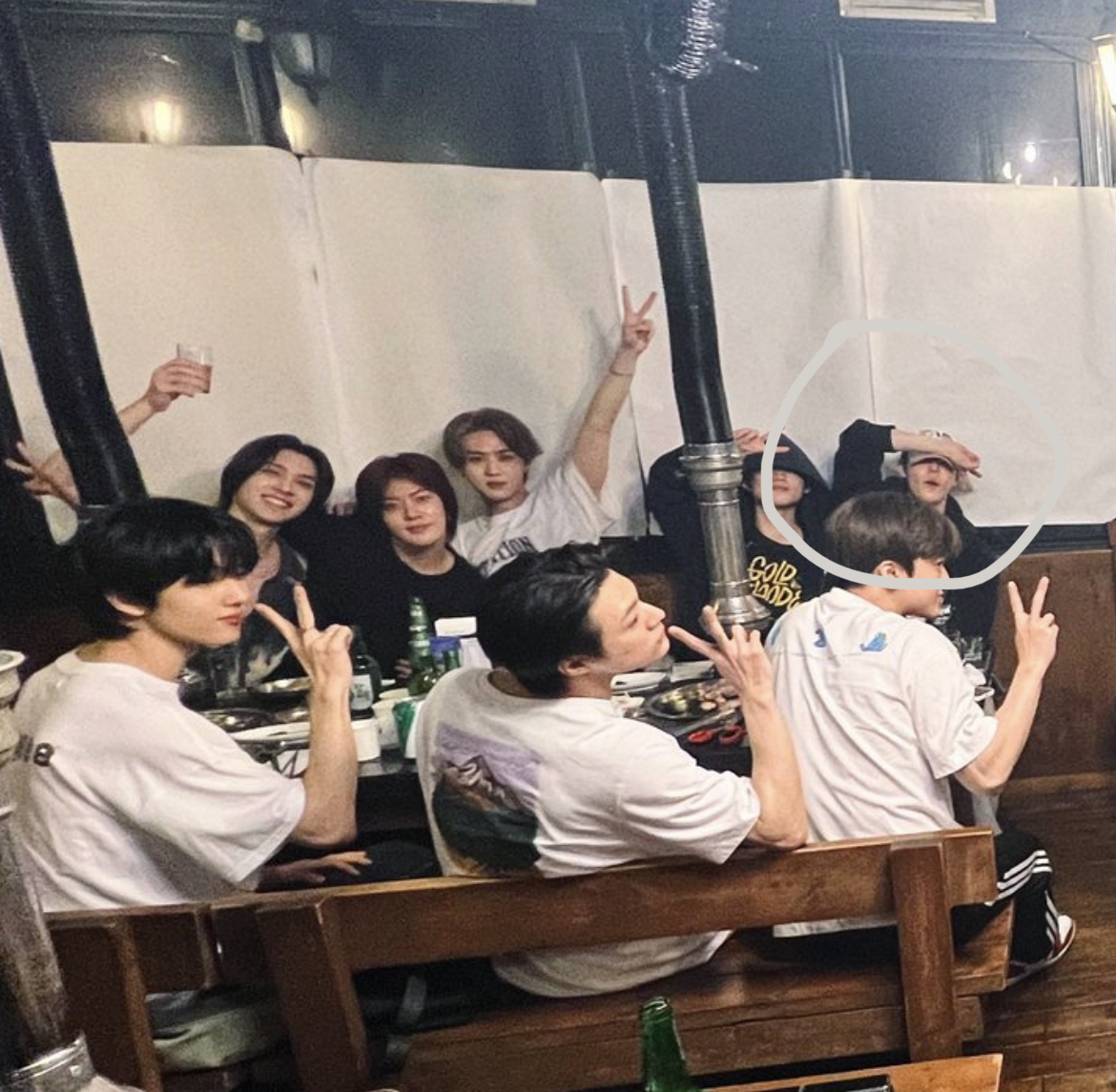 [잡담] 엔시티 회식 사진 이사람 누구야 | 인스티즈