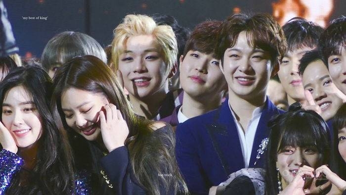 가수들 단체사진 찍는데 비밀연애하는 아이돌 발견한 이창섭 | 인스티즈