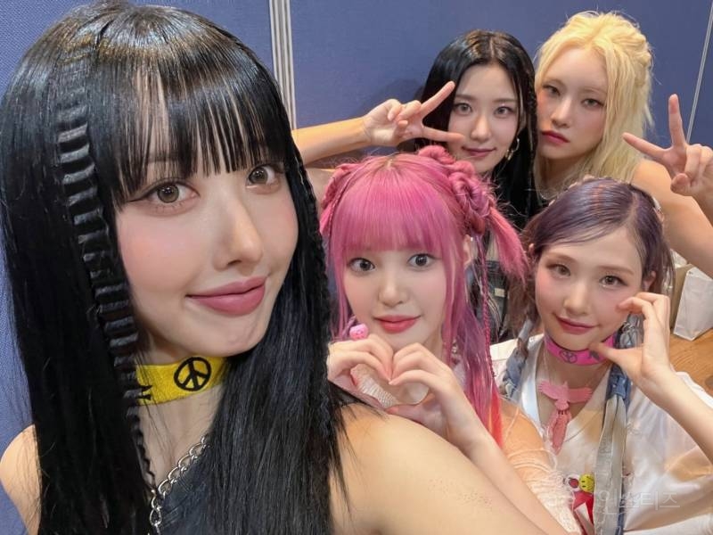 컴백 직후 데뷔 1주년 맞은 여자 아이돌 그룹.jpg | 인스티즈