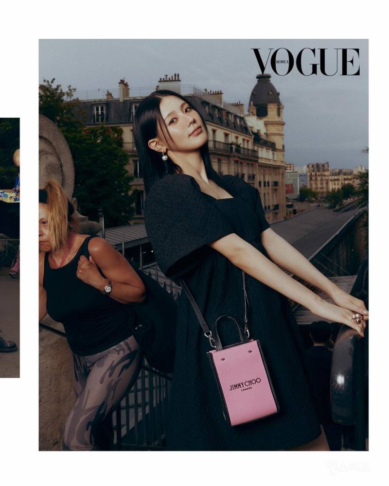 밀라노 지미추 매장 입구에 붙어 있는 아이들 미연.jpg | 인스티즈