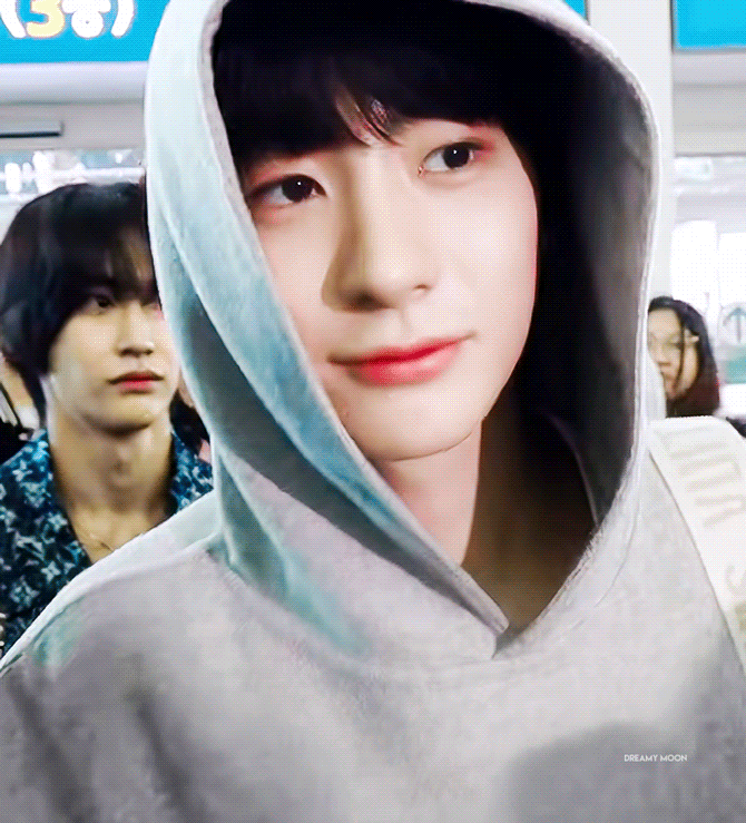 [잡담] 앤톤 이런 얼굴을 하고 웅냥냥 | 인스티즈