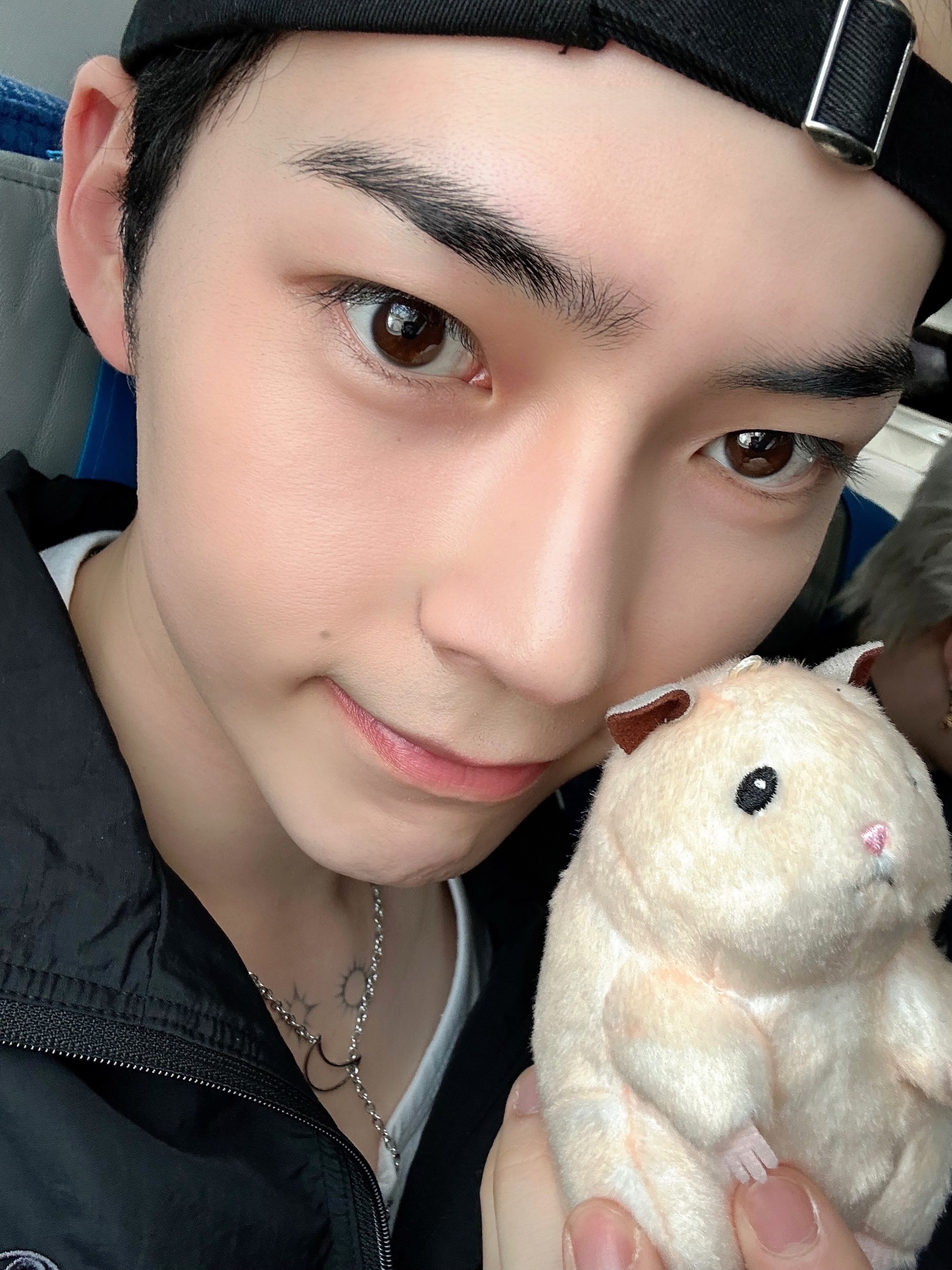 [잡담] 성한빈은 얼굴에... | 인스티즈